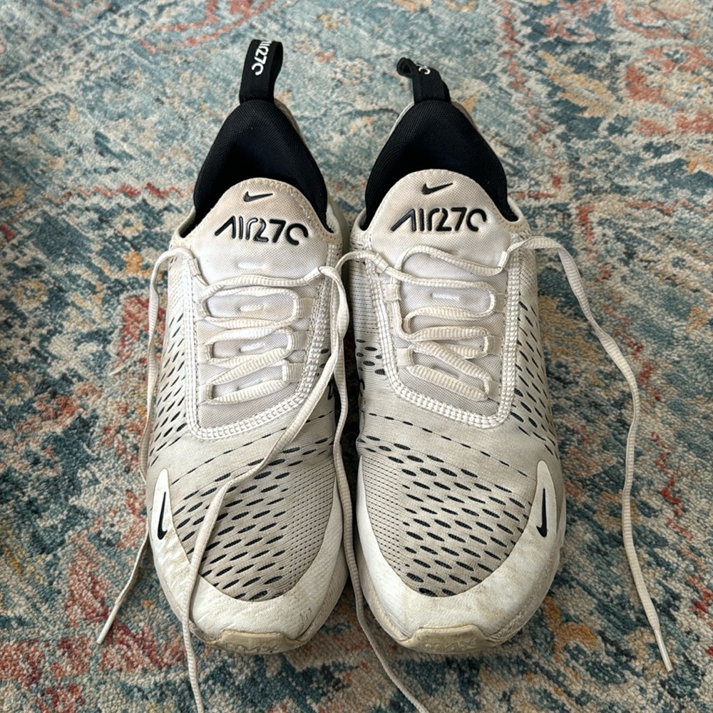 black and white nike air max 270